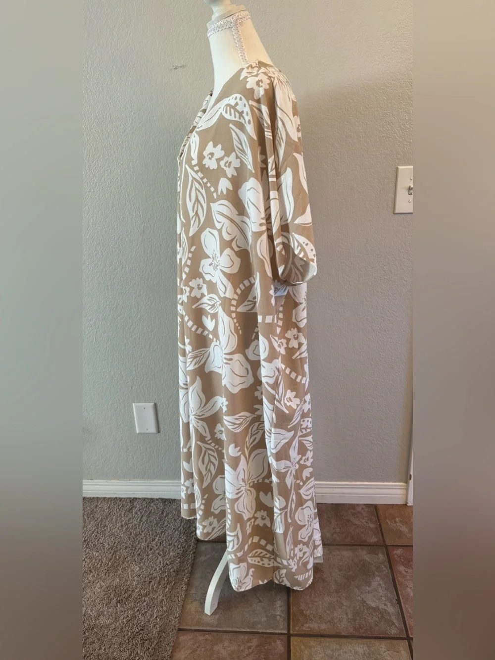 Fred David Tropical Floral Kaftan Maxi Dress Taupe White Plus Size 2X